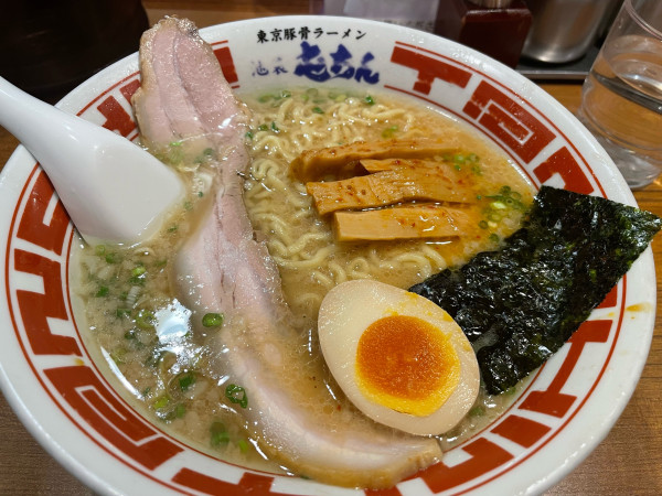 「東京豚骨ラーメン」@屯ちん 池袋本店の写真
