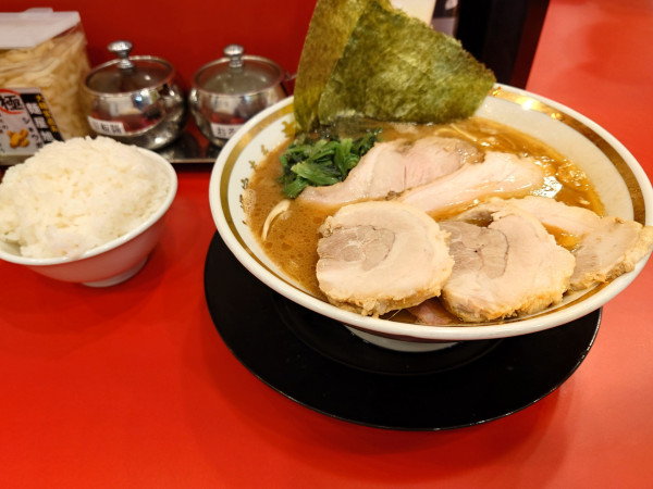 「朝ラー中➕煮豚 ライス×3 硬め濃いめ多め」@大輝家直系 麺屋 旭の写真
