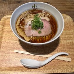醤油らぁ麺850円