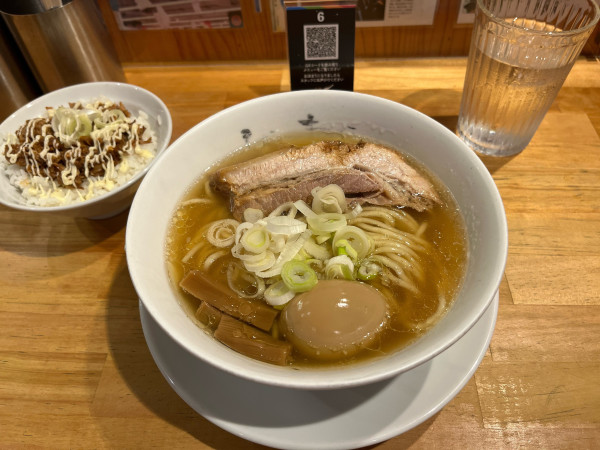 「貝出汁の方厚切りチャーシュー、卵、豚丼」@人類みな麺類の写真