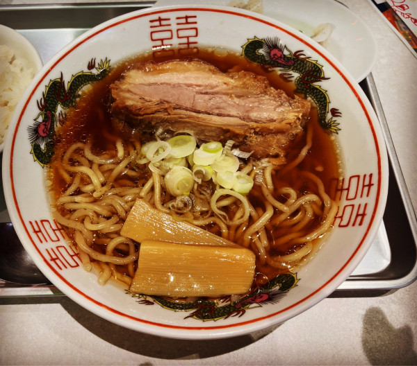 「ランチ限定　人類みな麺類　厚切りチャーシュー麺」@台湾＋中華バル 台中香 ヨドバシ仙台店の写真