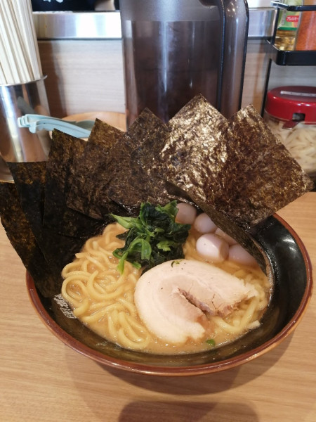 「ラーメン(海苔、うずら増し)」@横浜家系ラーメン 大黒家 甲府南店の写真