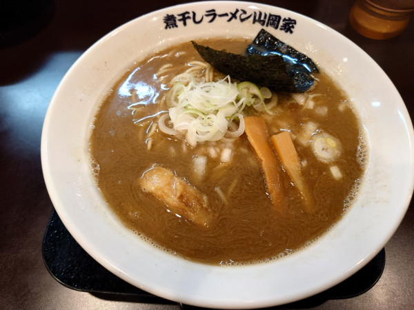 「煮干し豚骨ラーメン・・840円」@煮干しラーメン山岡家 久喜店の写真