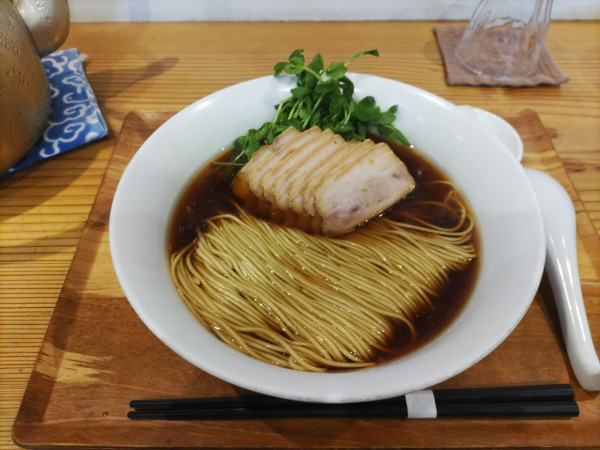 「鴨がら·鶏がらだしの醤油ラーメン」@ラーメン ル・デッサンの写真