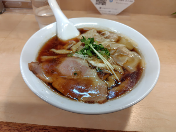「海老ワンタンメン¥1000醤油変更¥50」@手打ち麺処 好き酒師の写真