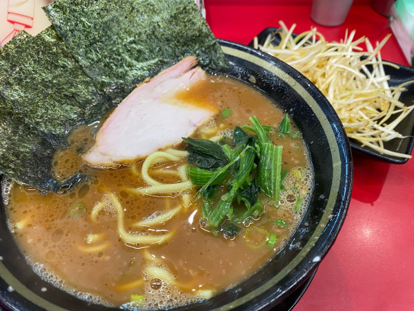 「ネギラーメン(白)和風スパイス」@IEKEI_TOKYO 王道家直系の写真