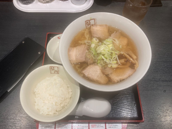 「喜多方ラーメン ¥850」@喜多方ラーメン 坂内 内幸町ガード下店の写真