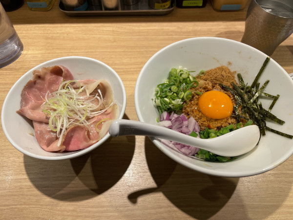 「台湾まぜそば、炙りチャーシュー丼」@まぜそばは文化の写真