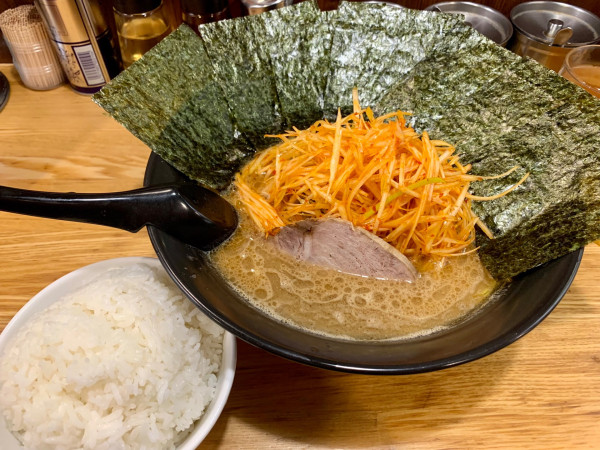 「旨辛ネギらーめん(中盛)＋のり(4枚)＋無料ライス大」@麺選 吟風 赤羽店の写真