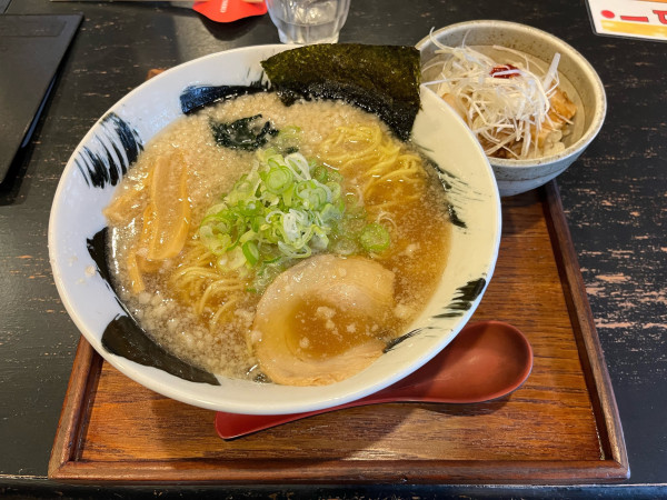 「ガキ大将ラーメン➕あぶり焼豚小丼」@ガキ大将ラーメン匠 富士吉田店の写真