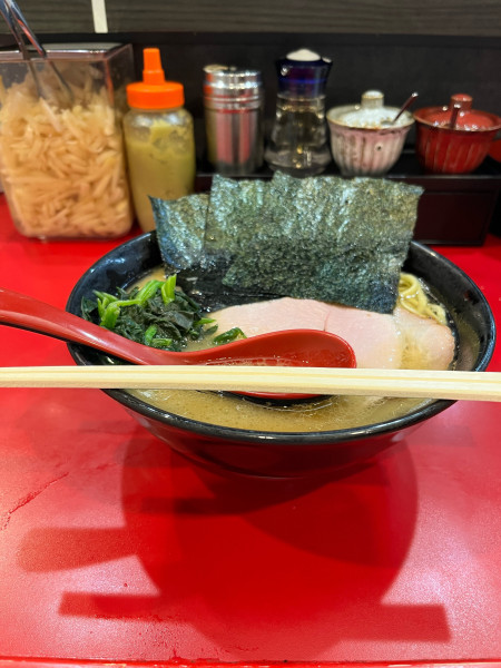 「ラーメン並」@杉田家 千葉駅前店の写真