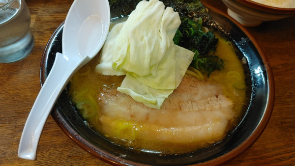 「豚骨醤油らあめん」@らあめん 寸八 総本店の写真