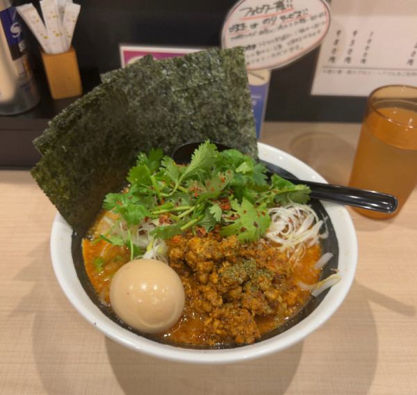 「辛味玉スパイスらー麺」@らー麺 だるまの写真