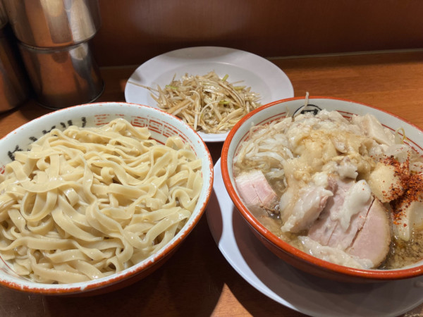 「つけ麺＋ネギ別皿､ヤサイ アブラ」@らーめん バリ男 豊洲店の写真