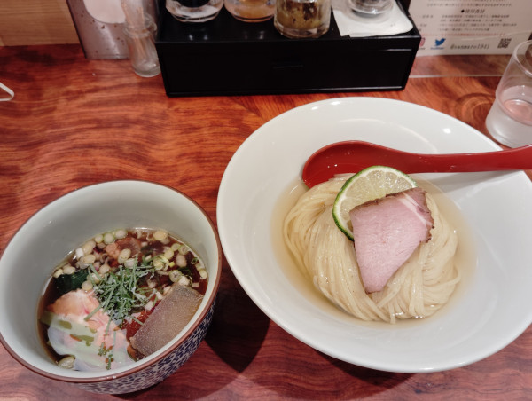 「冷やしつけめん　　1300円」@三馬路 東京店の写真