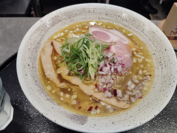 「塩中華そば　　　1000円」@中華そば 神田 そめいよしのの写真