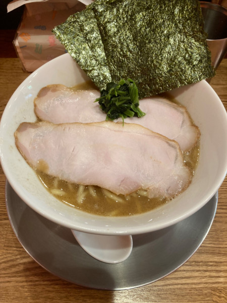 「なま醤油とんこつラーメン・２７０g（１０３０円）」@なま醤油とんこつ フルスイングの写真