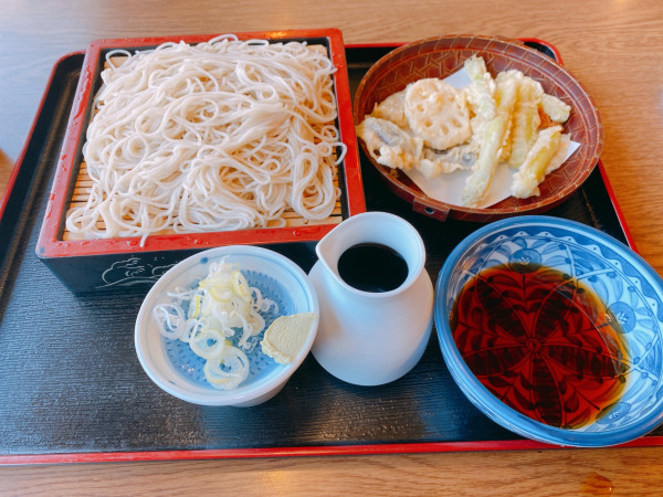 「アスパラ天そば」@満留賀本店の写真