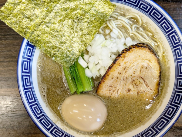 「濃厚煮干中華そば＋味玉」@錦糸町中華そば さん式の写真