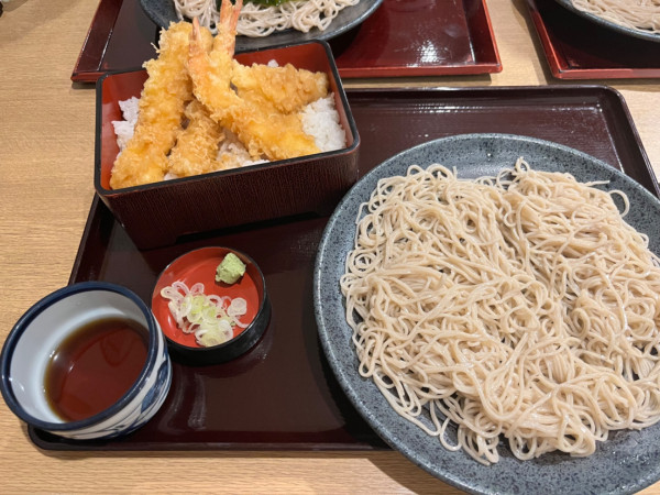 「もりそばと特上海鮮天重」@十割そば会 郡山本店の写真