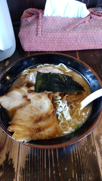 「ヨシベーラーメン正油+トロ肉」@ラーメン ヨシベー 八千代店の写真