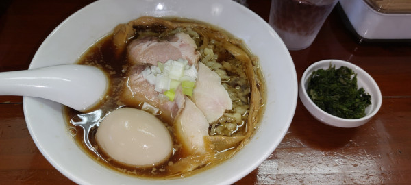 「特製醤油らーめん」@無化調煮干しらぁ麺 誠実の写真