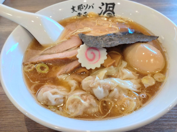 「ワンタン麺味玉」@支那ソバ 雲呑 渦の写真