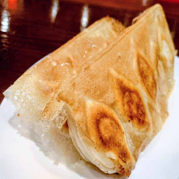 「蒲田羽根付き餃子 10個」@蒲田ニイハオ 浜松町大門店の写真