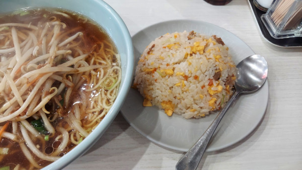 「チャーハンともやしラーメンセット 800円」@中華料理 桃仙 西新井店の写真