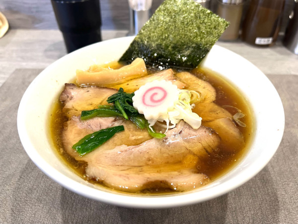 「醤油チャーシュー麺」@手打ち 蓮の写真