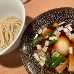 昆布水醤油味玉つけ麺
