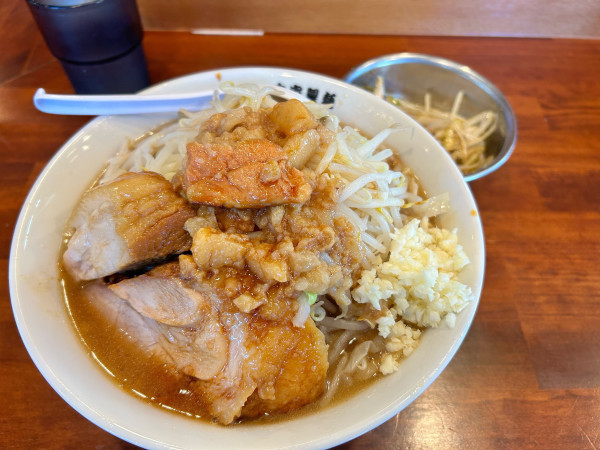 「ラーメン¥930＋旨味ネギ¥150」@自家製麺まる太の写真