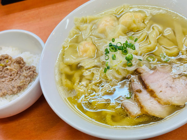 「海老ワンタンメン 大盛 1,100円 生姜丼 100円」@日陰の写真