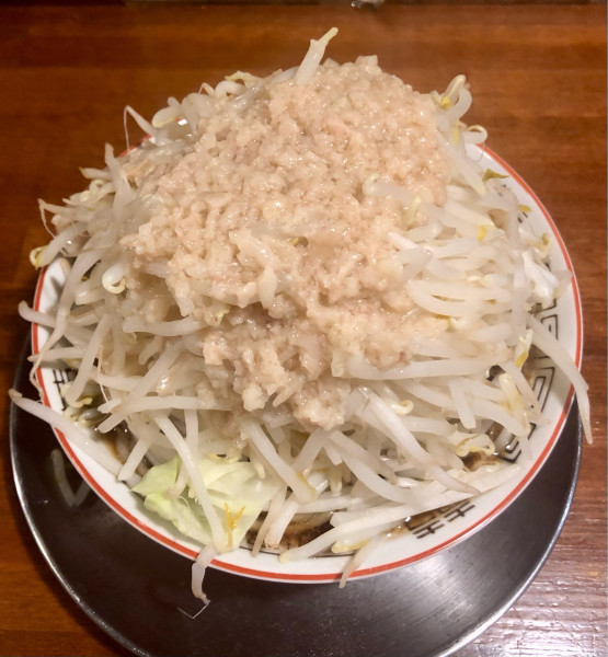 「肉そば麺固め野菜アブラ増し 生卵780+50円」@肉そば千の写真