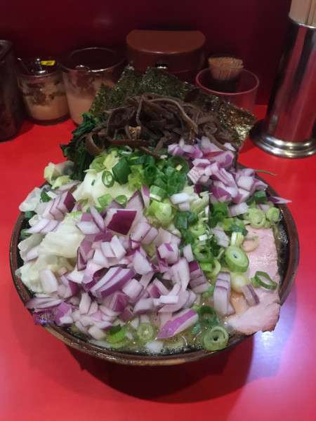 「いつもの🍜 1,100円＋感謝のきくらげ」@どんとこい家の写真