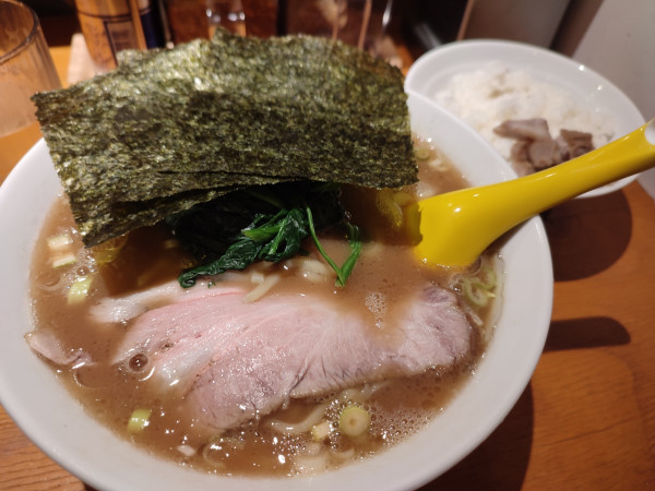 「ラーメン＋ライス」@ハウスラーメン ヌードルズの写真