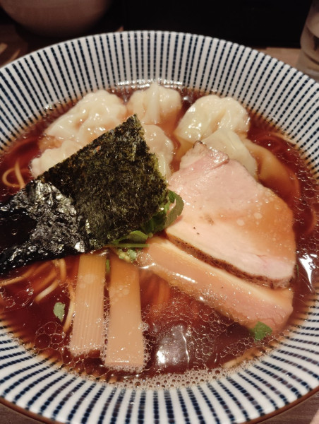 「黒旨特製ワンタン麺」@中華soba いそべの写真