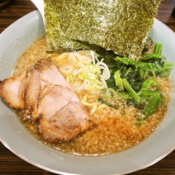 背脂煮干中華そば（900円）