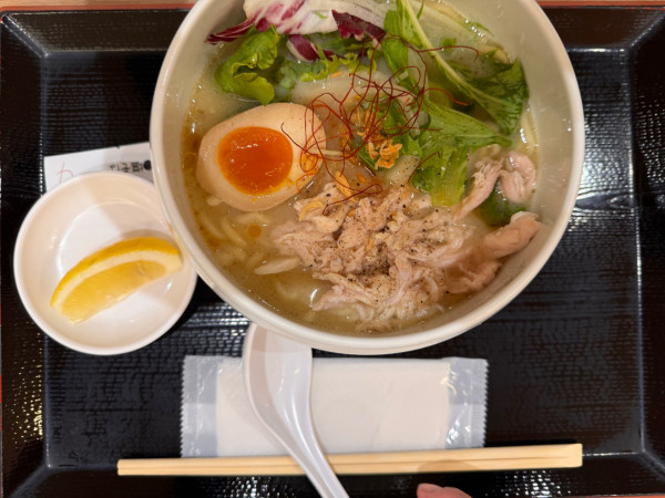 「鶏白湯塩そば」@蔭山樓 ららぽーと富士見店の写真