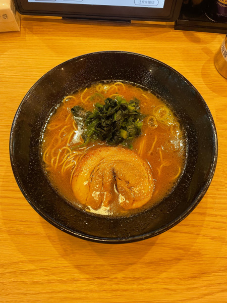 「ラーメン(950円)細麺」@横浜家系ラーメン銀家 みなとみらい店の写真