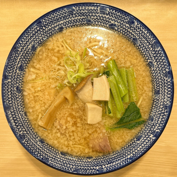 「こってり醤油らぁ麺」@らぁ麺 よね良の写真