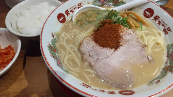 「キムチ定食　こってり　赤ん粉二倍」@天下一品 新宿西口店の写真