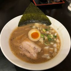 【こってり白豚骨】左近