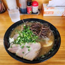 豚骨チャーシュー麺