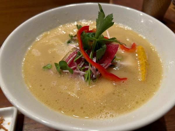 「鶏白湯soba　1,800円」@銀座 篝 本店の写真