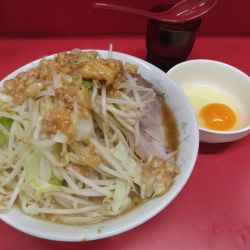 小ラーメン、生玉子