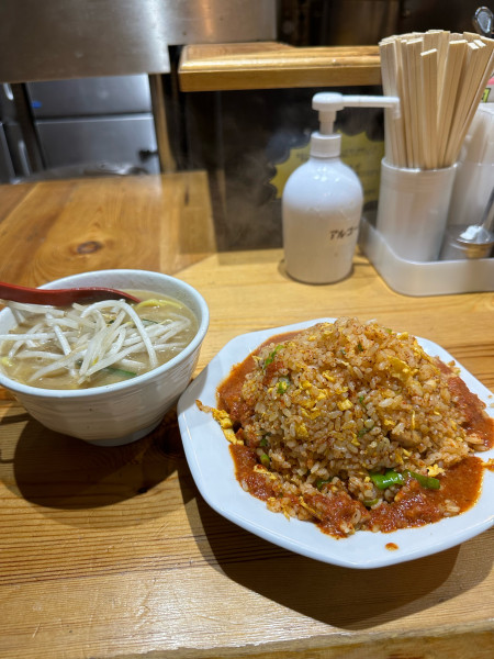 「チンピラチャーハン 半ラーメンセット」@味噌麺処 花道庵 北参道店の写真