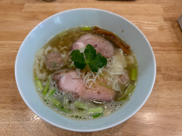 「MIXわんたん塩そば」@地球の中華そばの写真