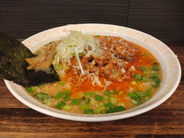 「辛ホルモン味噌ラーメン」@ラーメン 詠多の写真