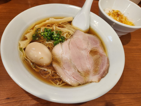 「味玉醤油ラーメン Ｂランチ」@中華そば 七麺鳥の写真
